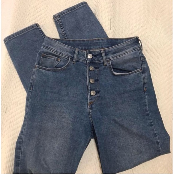 SOLD‼️H&m High rise button fly skinny jeans - Picture 2 of 5